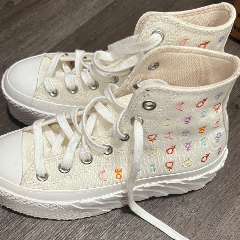 Zodiac sign converse mystic symbol